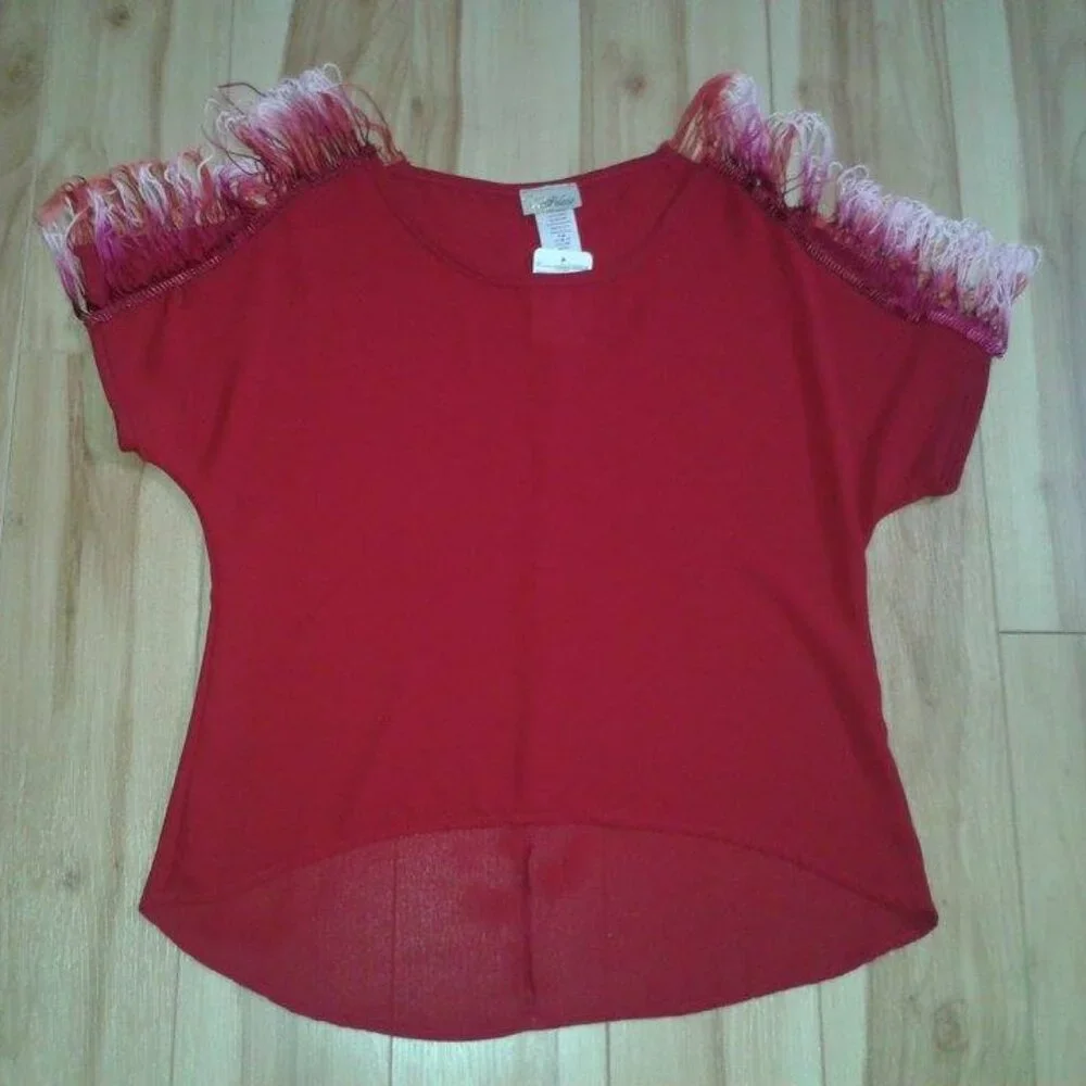 Fringed top - Picture 1 of 1